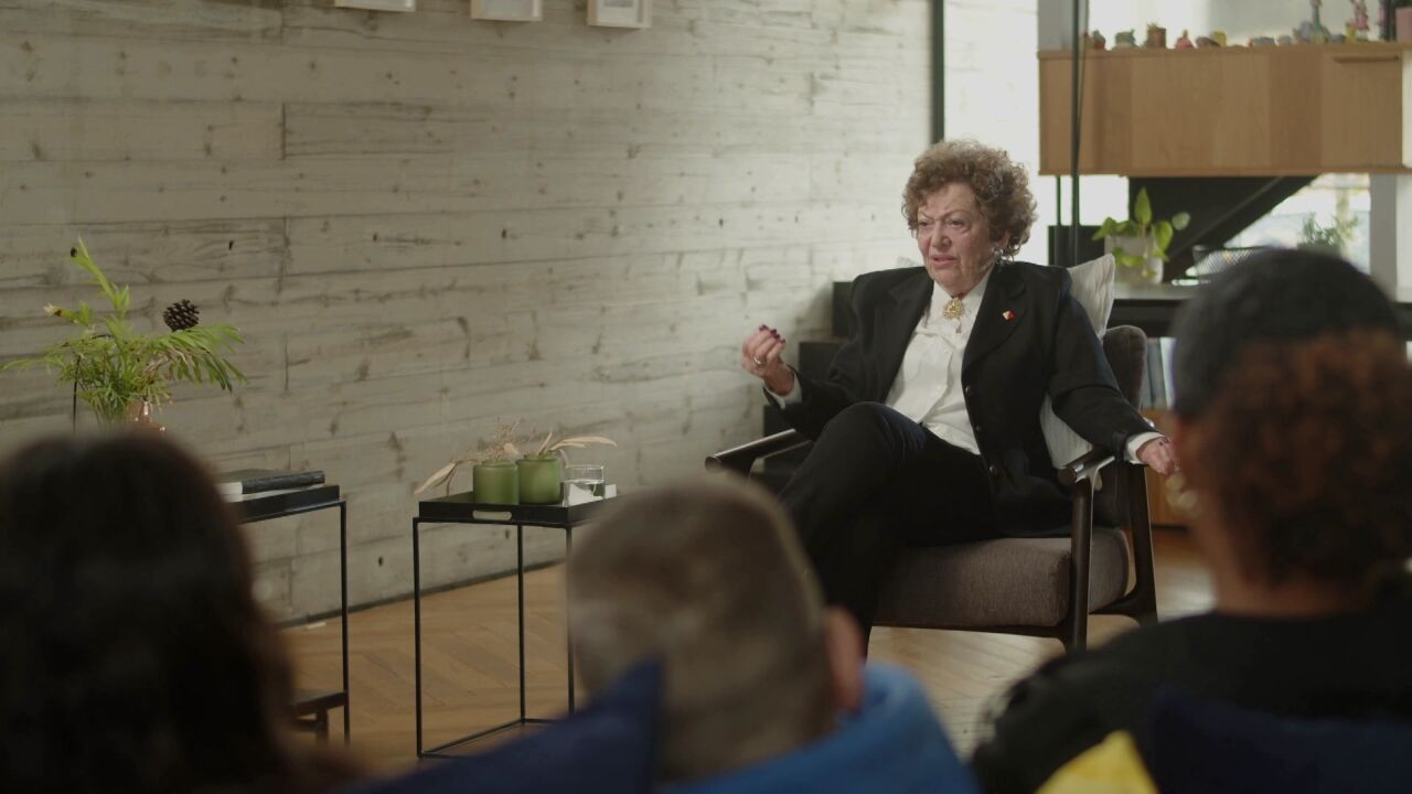 זיכרון בסלון - פרק 1