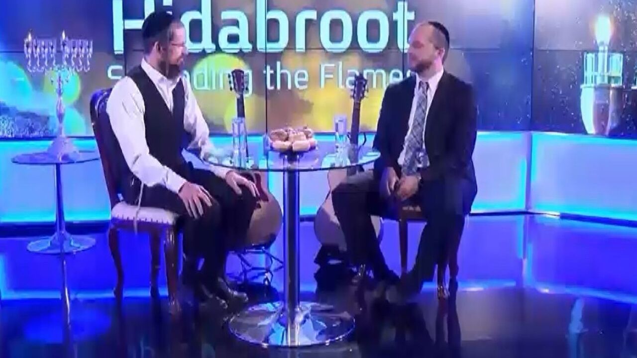 מפיצים את האור