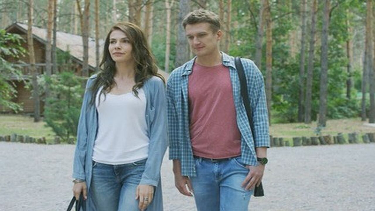 שקר אחד לשניים